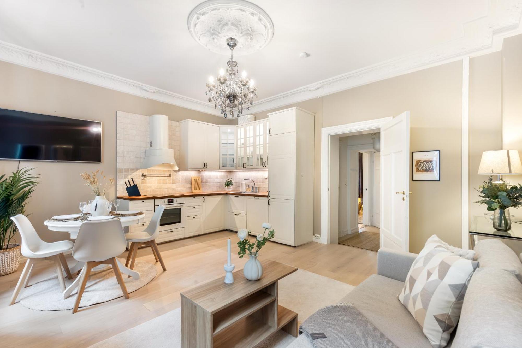 Lejlighed Exclusive And Spacious In Center *