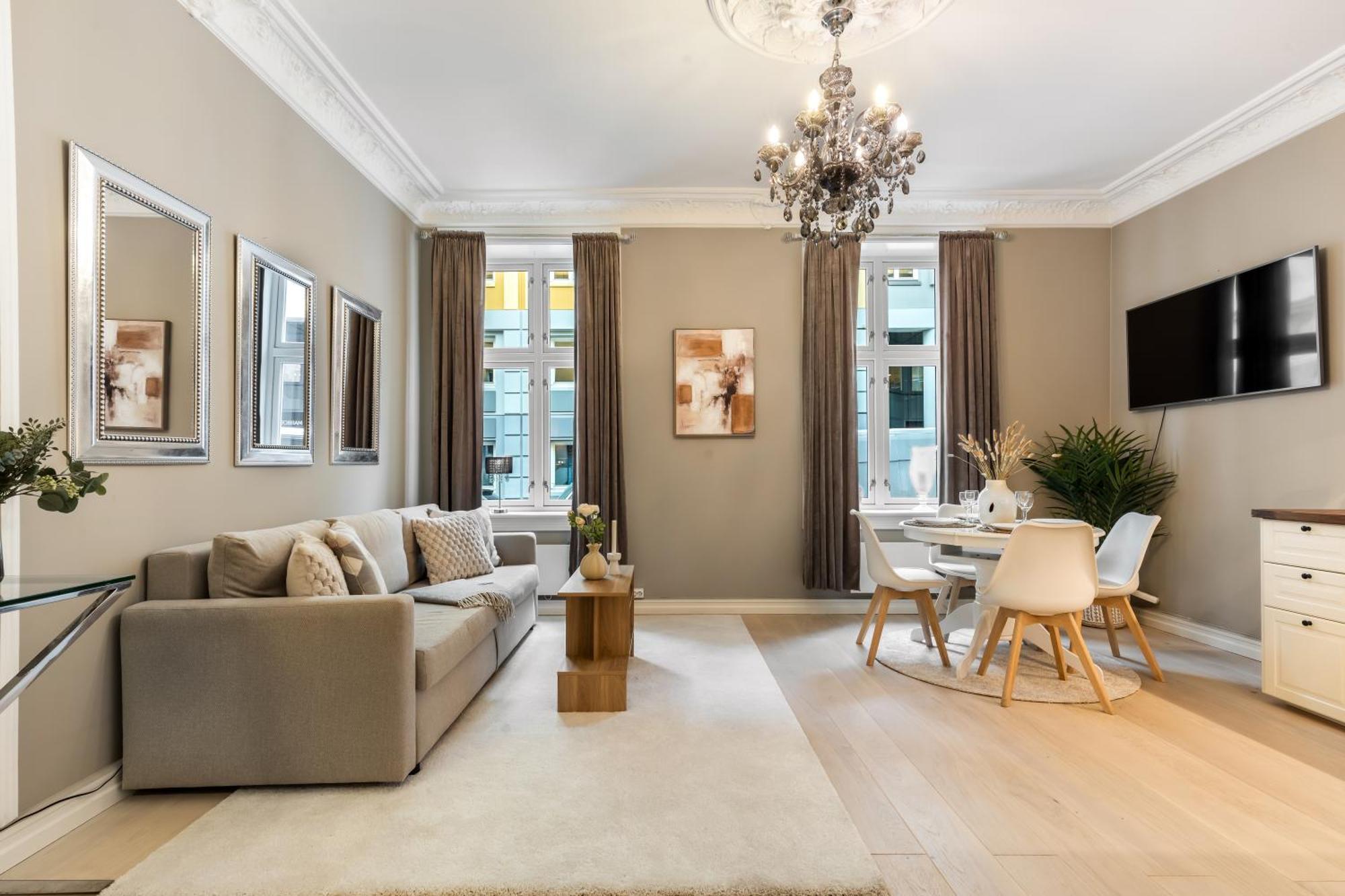 Lejlighed Exclusive And Spacious In Center *
